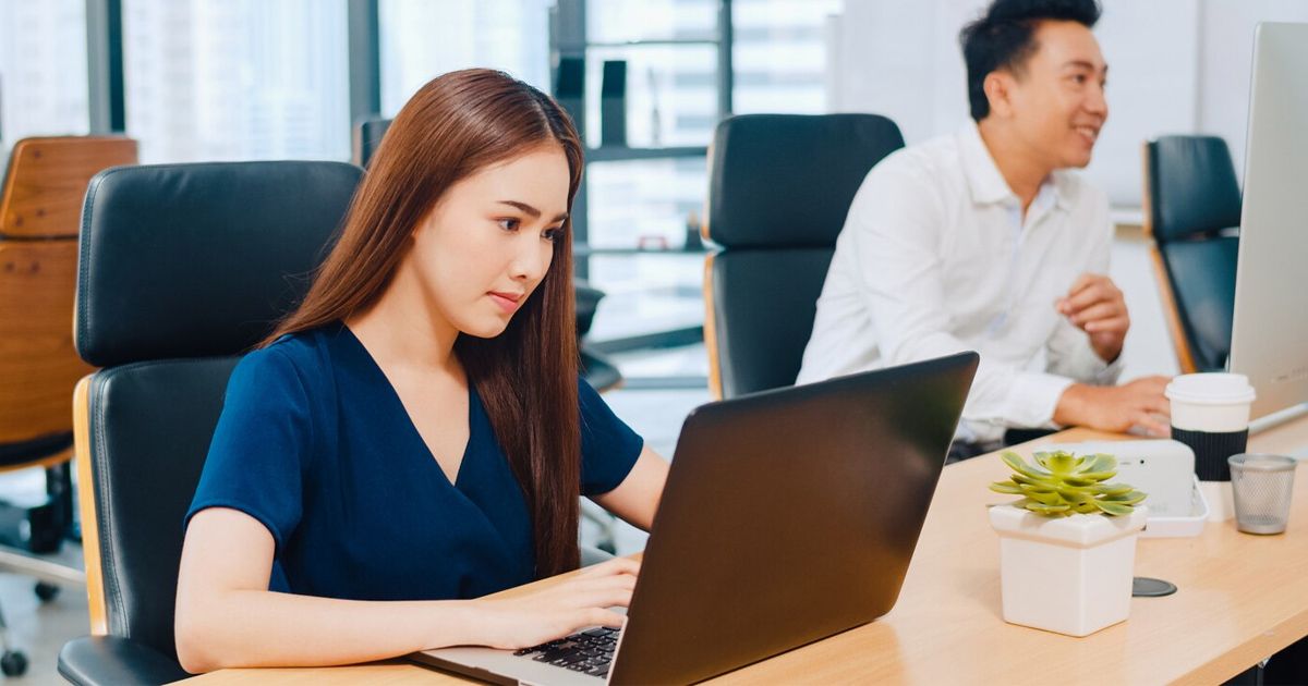 Tôn trọng là gì? Thể hiện sự tôn trọng trong môi trường làm việc