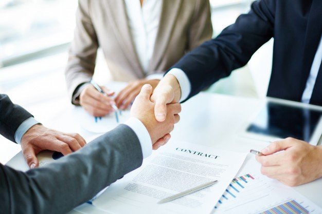 handshake-close-up-executives_1098-1384-1.jpg