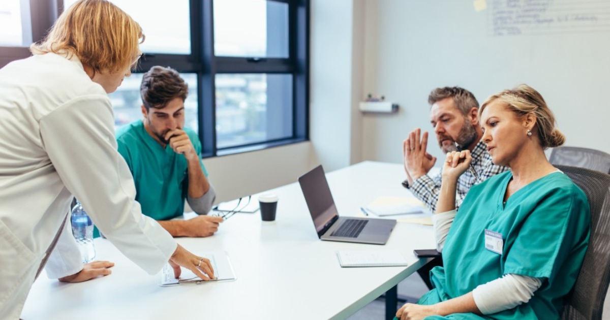 cách quản lý sự thay đổi trong y tế